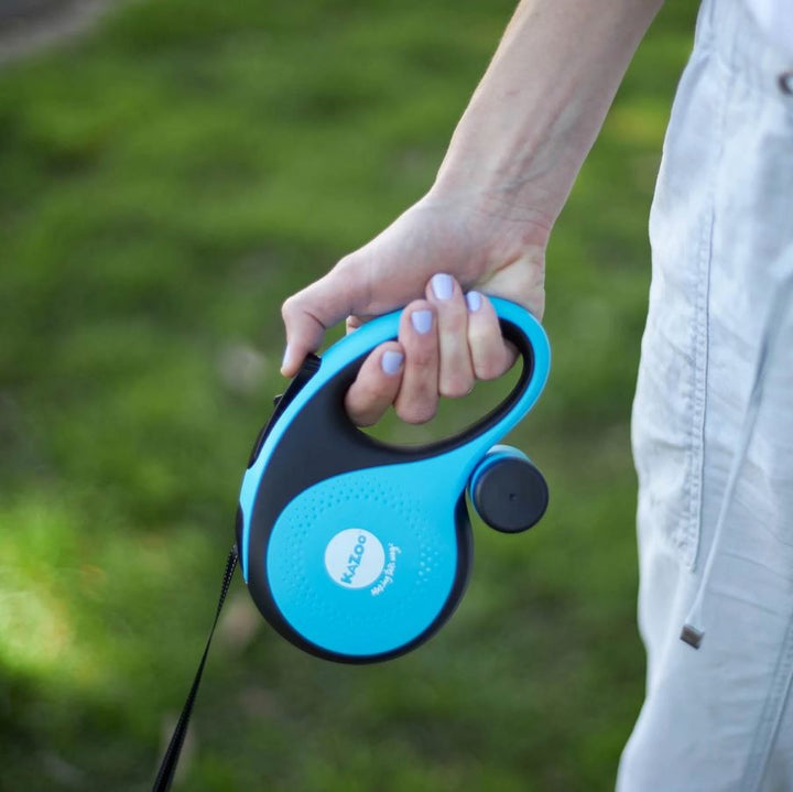 Retractable Lead Kazoo With Poop Bag Dispenser Medium