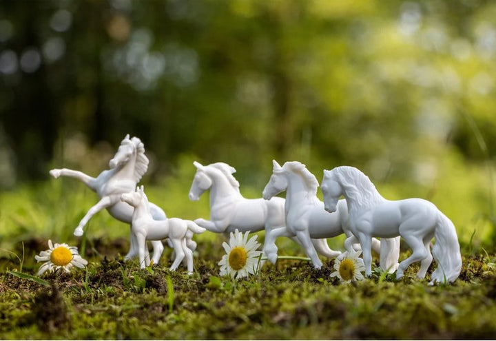 Breyer Activity Horse Crazy Colourful Breeds Paint Kit