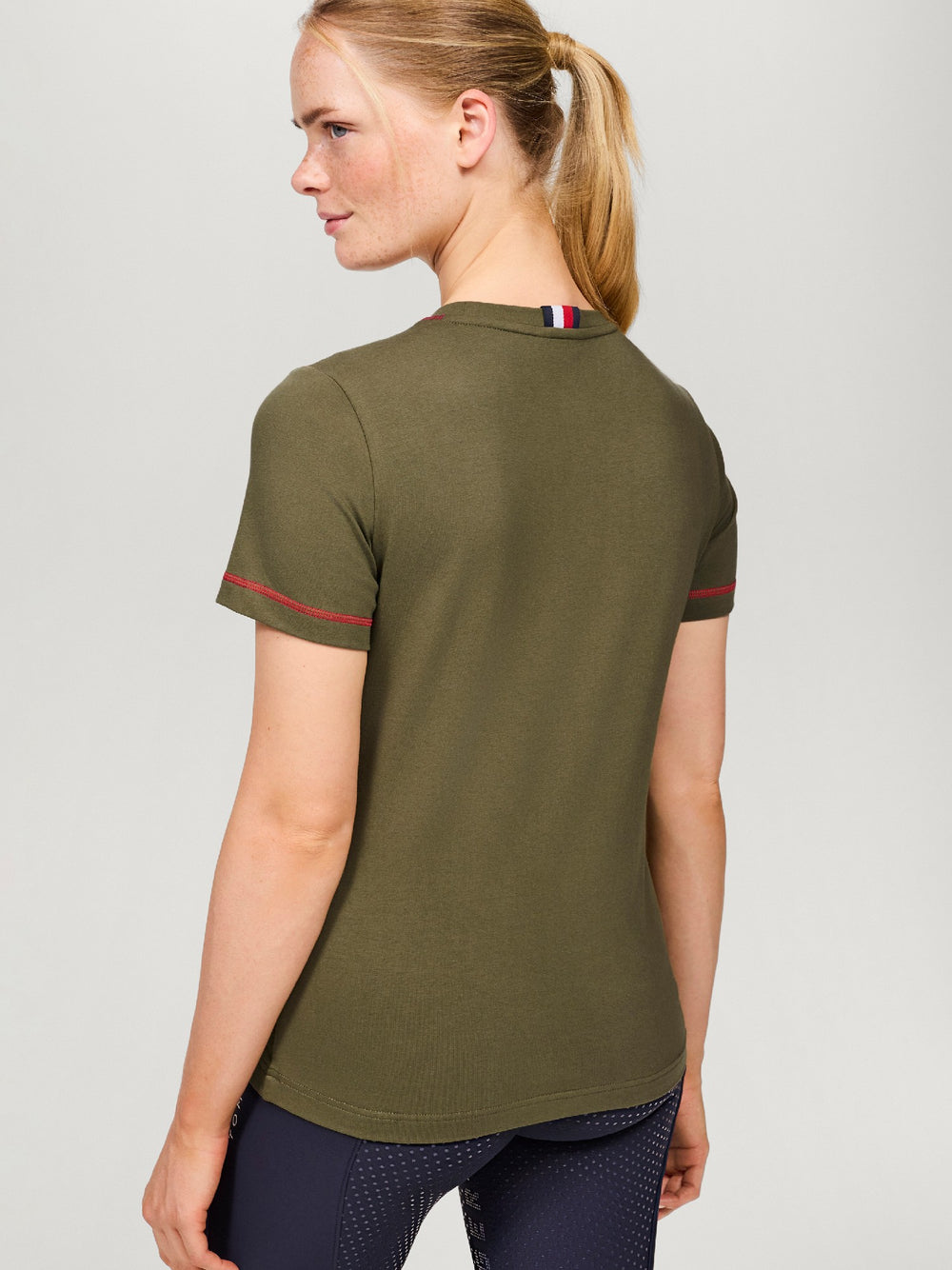 Tee Shirt Tommy Hilfiger Newport Graphic Utility Olive Ladies [:extra Small]