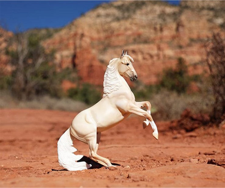 Breyer Traditional Cloud 30th Anniversary Edition Wild Stallion Of The Rockies