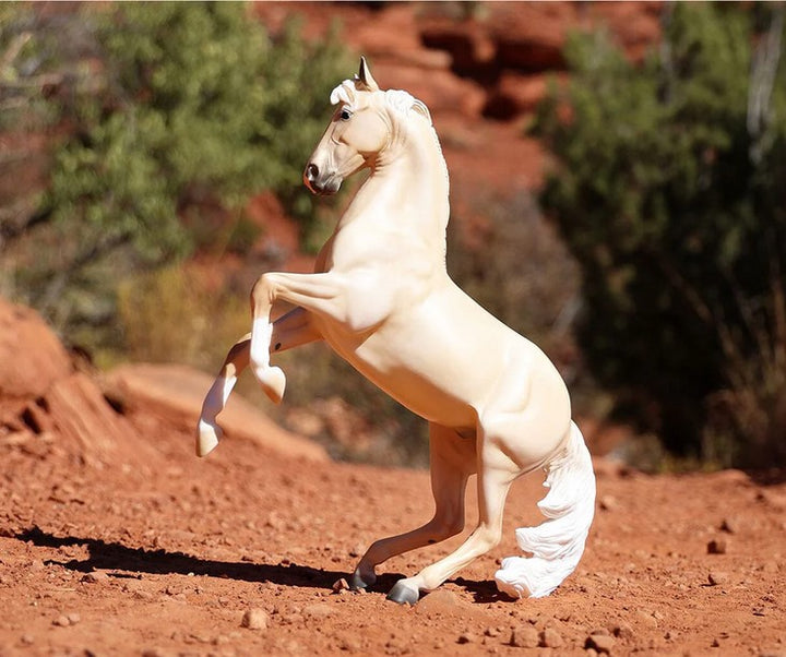 Breyer Traditional Cloud 30th Anniversary Edition Wild Stallion Of The Rockies