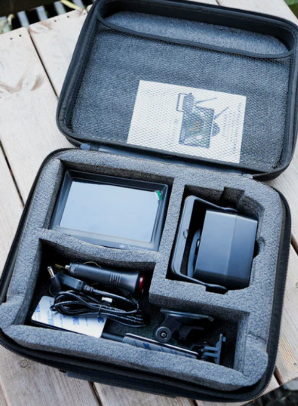 Camera Trailer Woof Wear