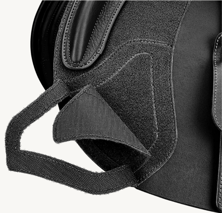 Bates Apex Jumping Saddle Cair Classic Black [:42cm 16.5"]